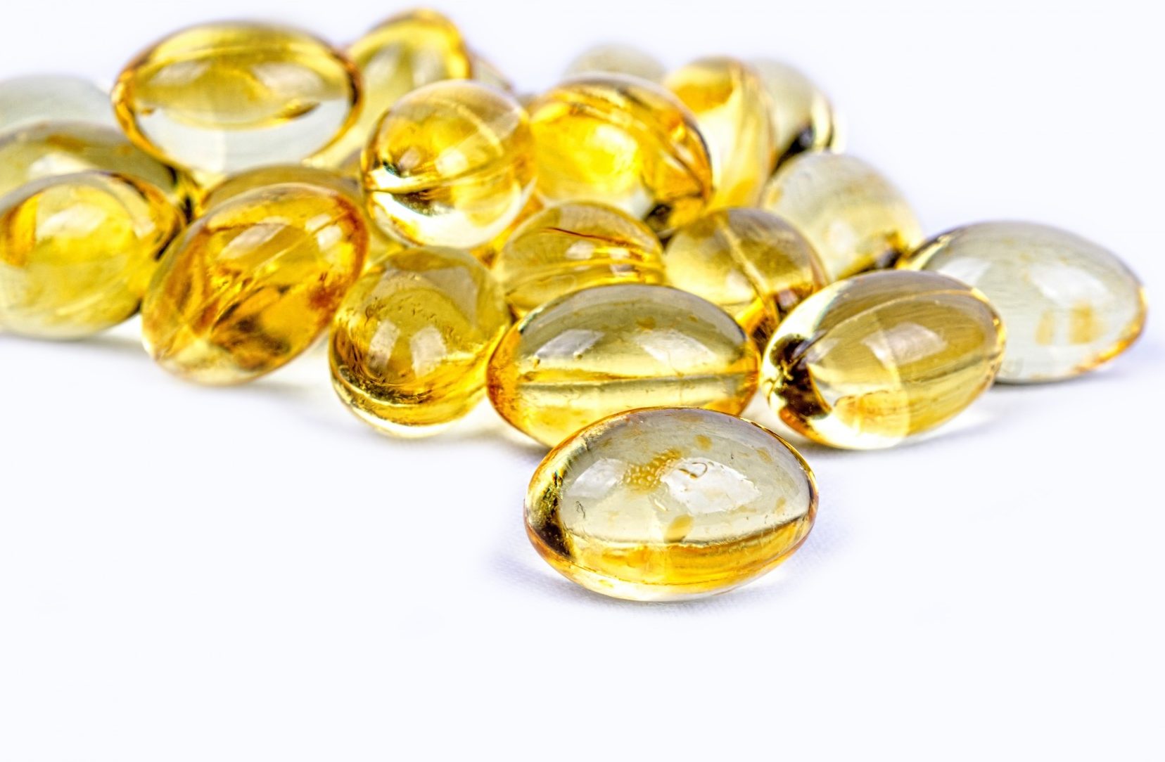 L'olio di pesce: a cosa serve - Il cibo colorato come farmacoIl Colore Si  Mangia